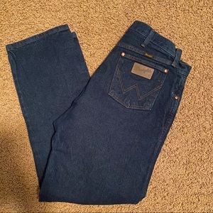 Dark Wash Wrangler Jeans EUC